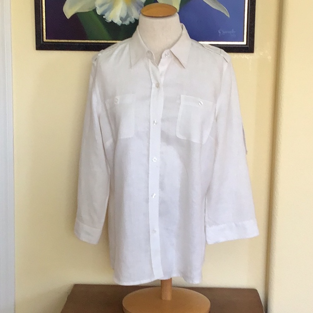 Long sleeve white blouse.